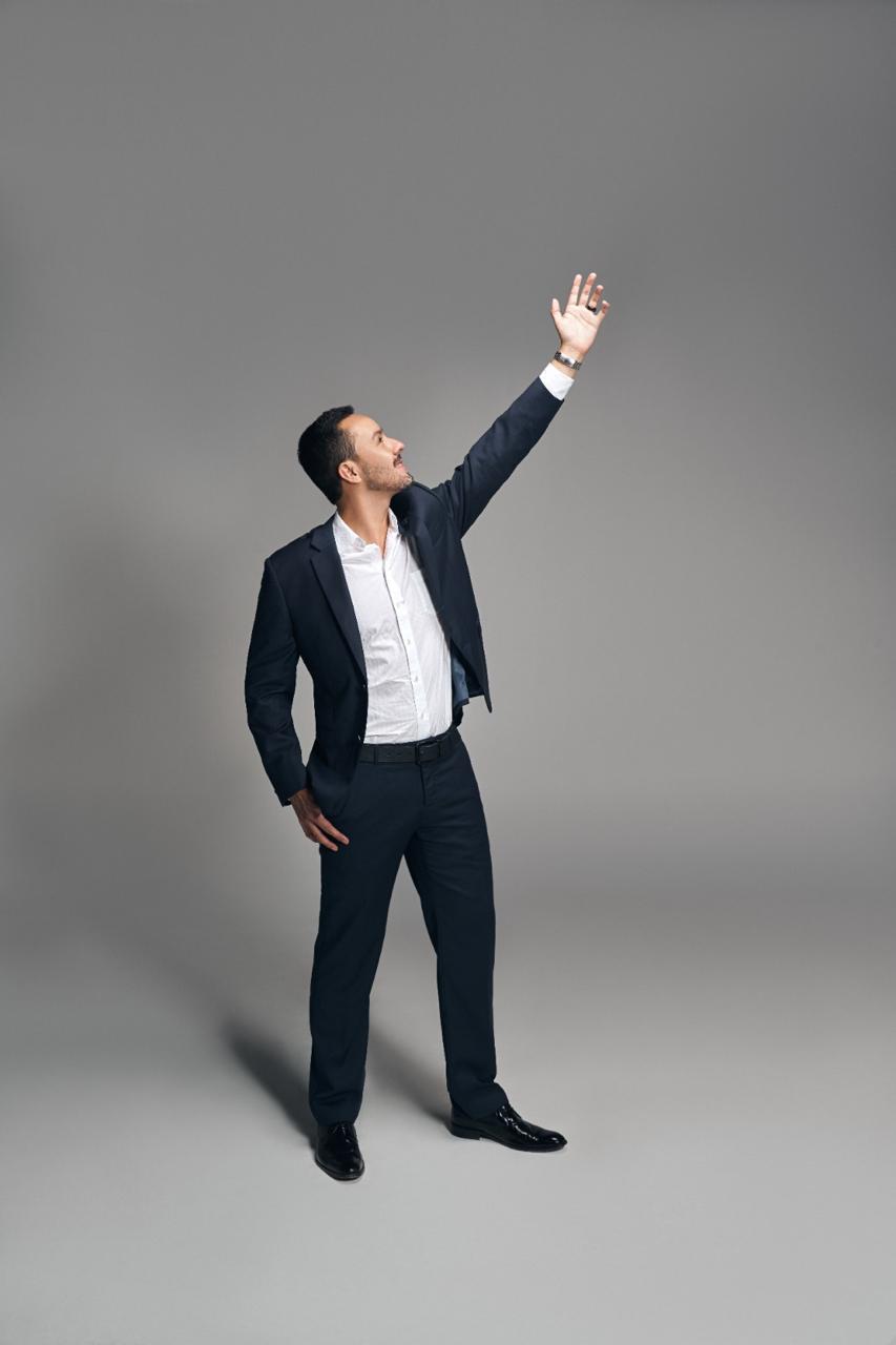 Moa Rivera cierra el 2025 con “¿Qué tiene él?” en colaboración con Luis Cortés