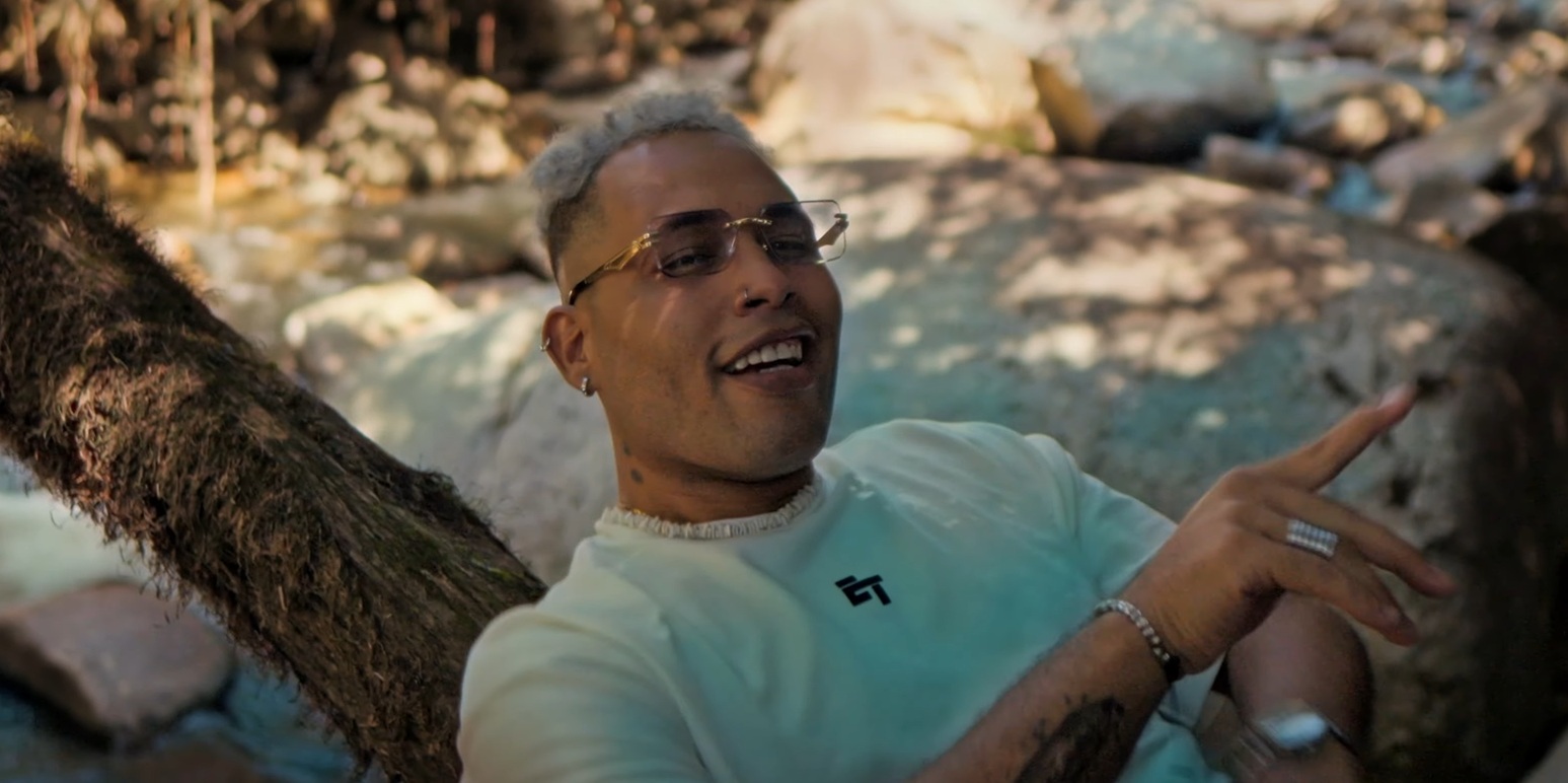 Ray El Versátil cruza fronteras y conquista Latinoamérica con “Carita Bonita”