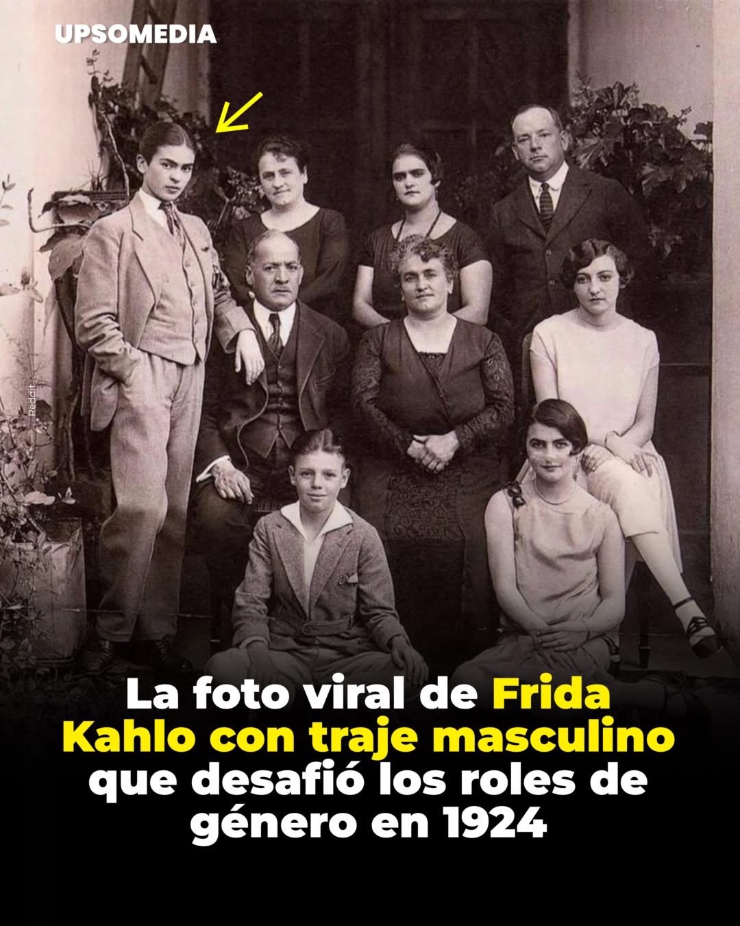 Frida Kahlo desafió las convenciones de 1924 al posar para una foto familiar vestida con un traje de tres piezas