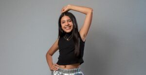Sophia Araujo, la nueva promesa del pop juvenil, estrena su sencillo “Soy tu amiga, no tu rival”
