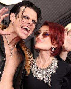 Padre Ozzy estaría orgulloso 🥺 yungblud y sharonos bourne