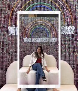 CONTINÚA LA CABINA “SAN VALENTÍN DE COLORES” EN MALL DEL SUR