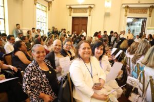 LA GOBERNACIÓN SALON SIMÓN BOLÍVAR LA FUNDACIÓN CAMINANDO JUNTAS POR EL CAMBIO Y RED DE FUNDACIÓN ENTREGÓ RECONOCIMIENTO A LA LCDA. MARISOL MALDONADO