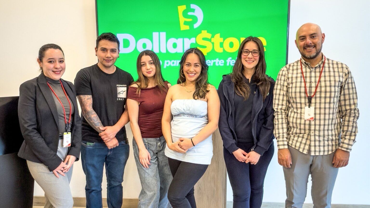 12 clientes de Dollar Store ganaron viajes a Cuyabeno e Islas Galápagos