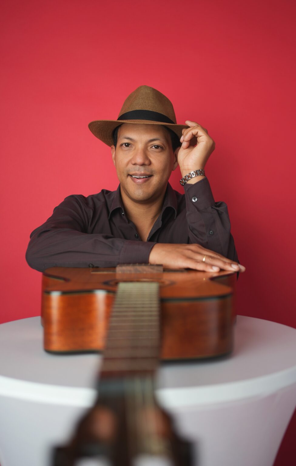 José Franco estrena “Al infinito”; un viaje onírico entre ritmos alegres y sonoridades globales