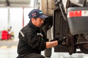 Cómo adaptar el mantenimiento de camiones según el tipo de operación y evitar fallas en momentos críticos