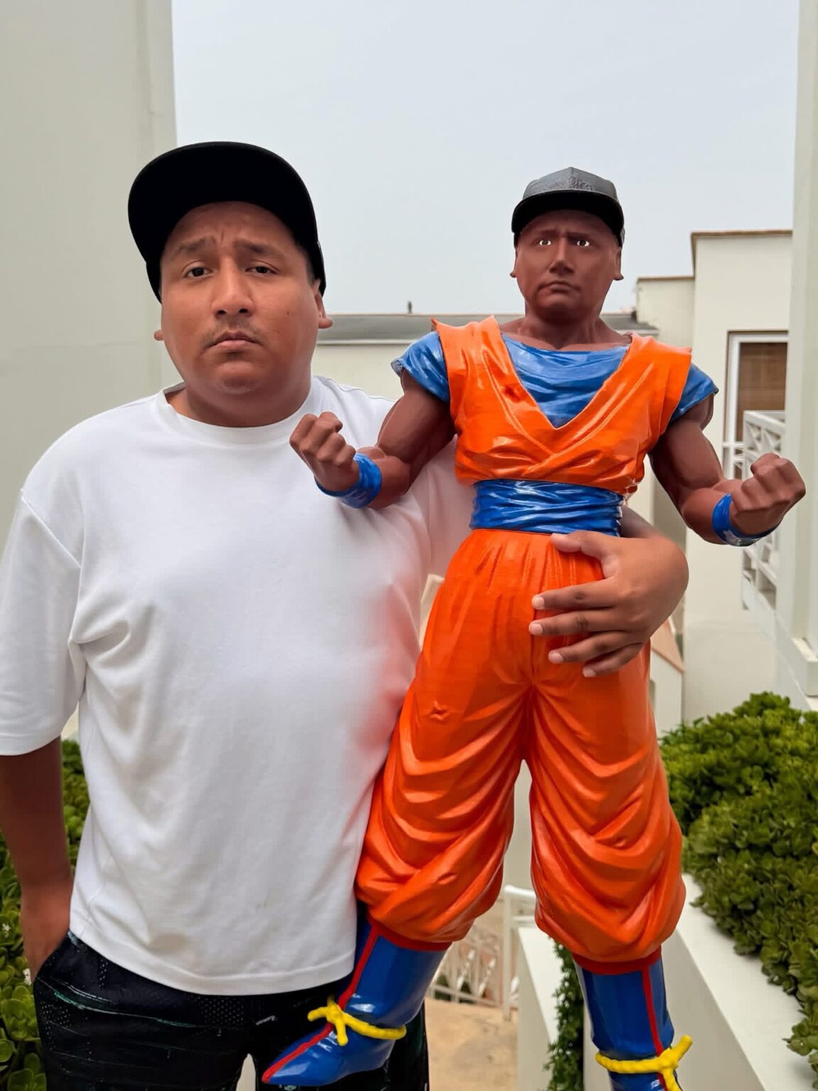 El famoso cómico de Perú recibió un regalo inesperado