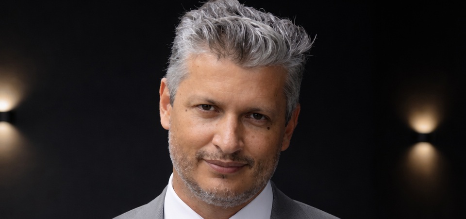 Julio Miguel, el escudo de los artistas en la revolución digital