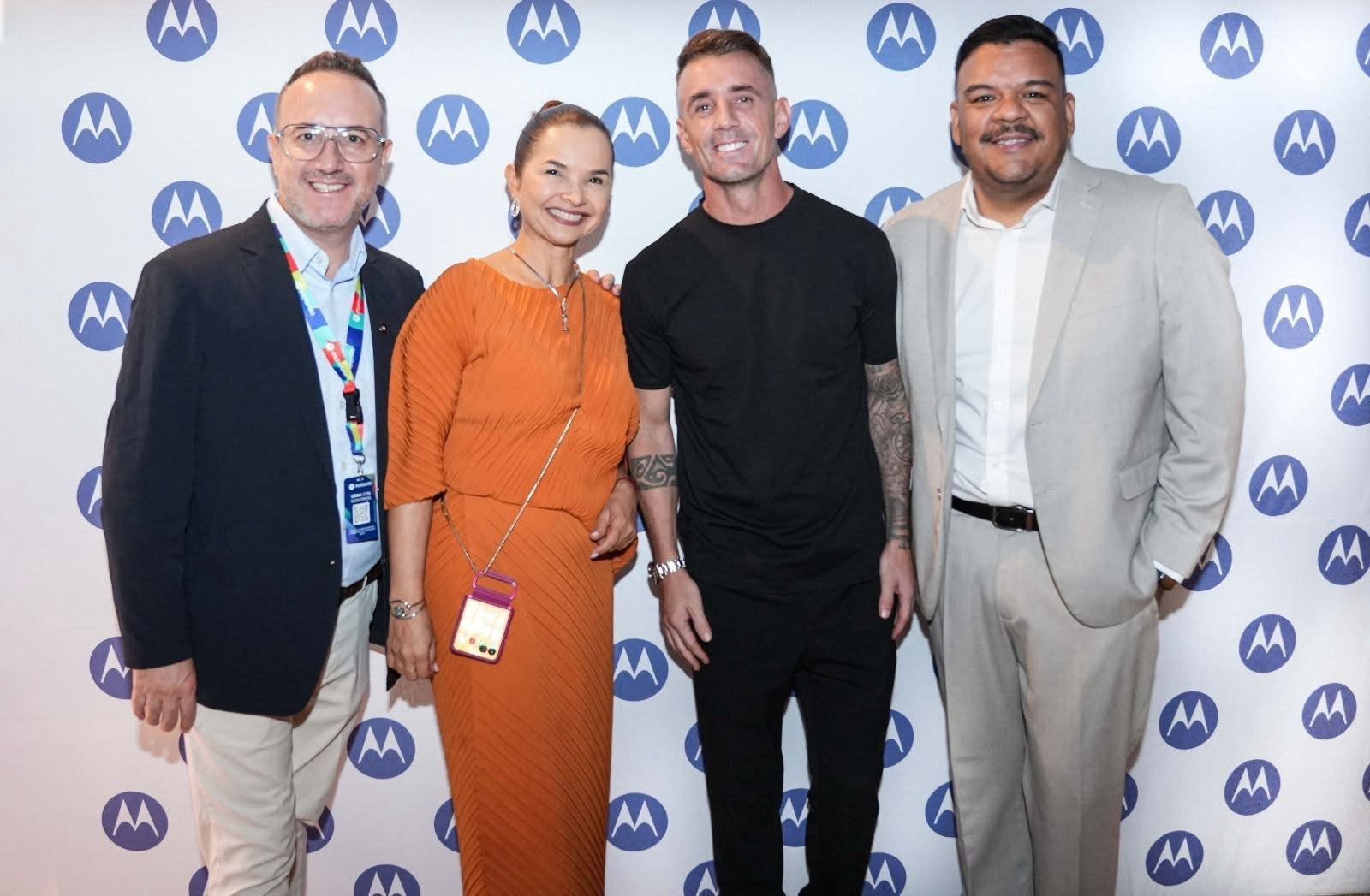 EL NUEVO MOTOROLA SIGNATURE YA ESTÁ DISPONIBLE EN ECUADOR JUNTO A UN RENOVADO PORTAFOLIO PARA 2026