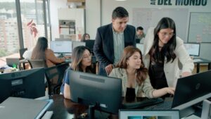 Talento joven impulsa la transformación del sector constructor en Ecuador