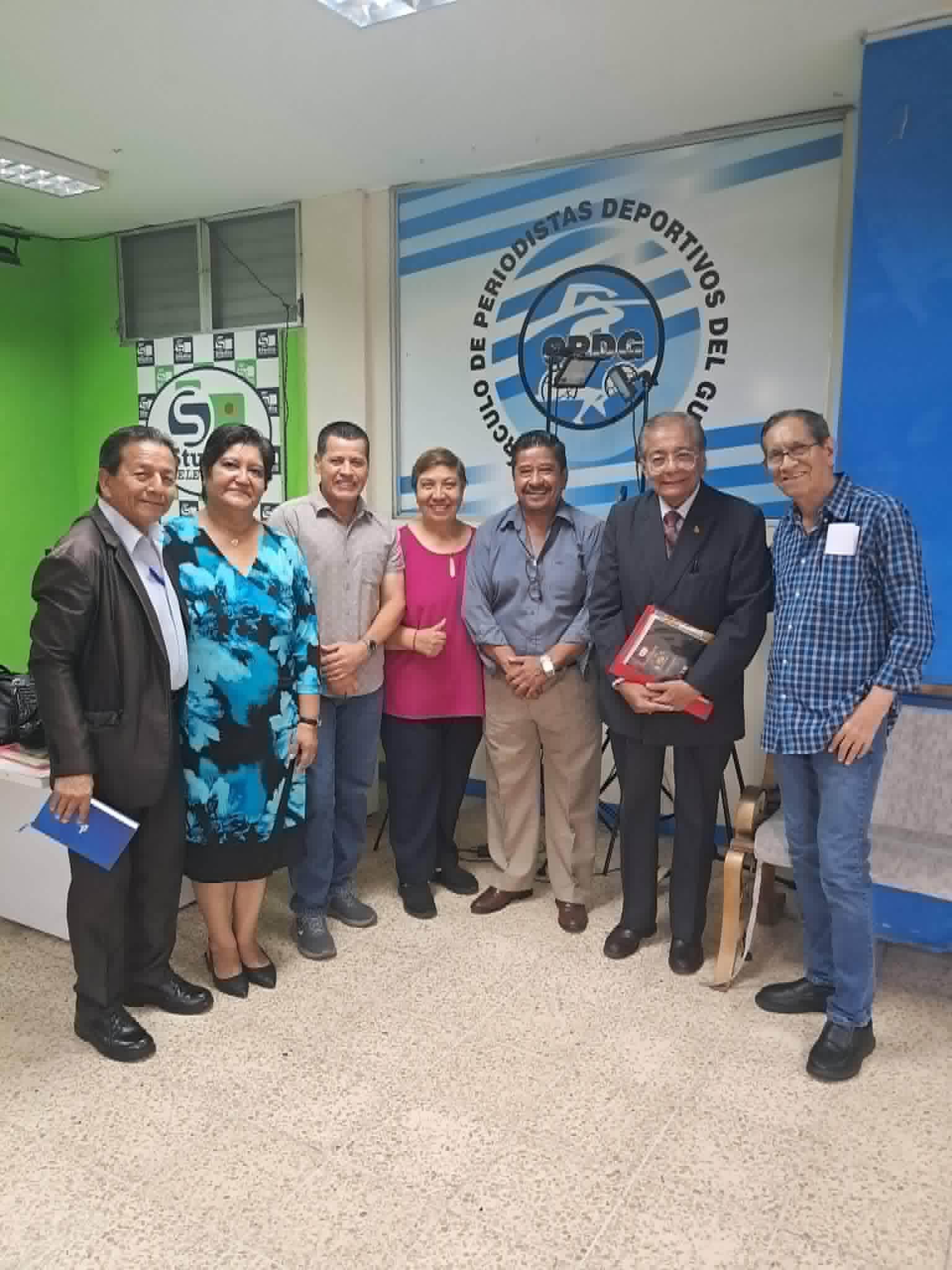 PERIODISTAS BUSCAN SOLUCIÓN A LA CRISIS INSTITUCIONAL DEL CPG.