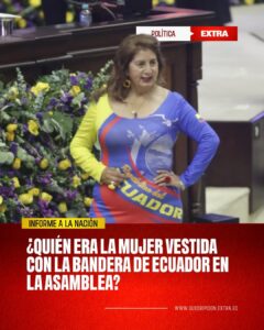Llamó la atención por la presencia de una mujer vestida con la bandera de Ecuador