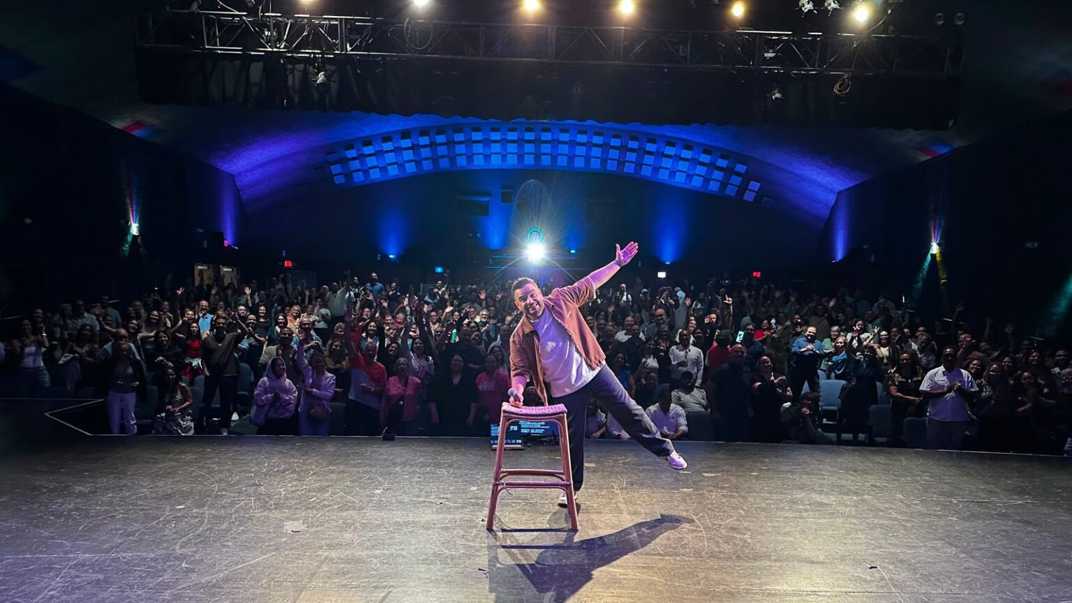 JOSUÉ COMEDY COMIENZA SU EXITOSA GIRA POR ESTADOS UNIDOS CON SOLD OUT EN MIAMI