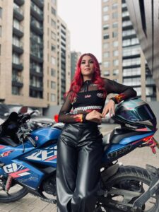 La creadora de contenido, modelo y presentadora, “Karen Daza”, en el radar de la industria del entretenimiento