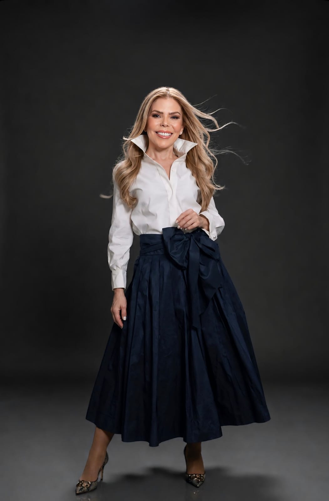 Entre Belleza y el Éxito: Lucy Amado inspira desde el Universo de Carolina Herrera
