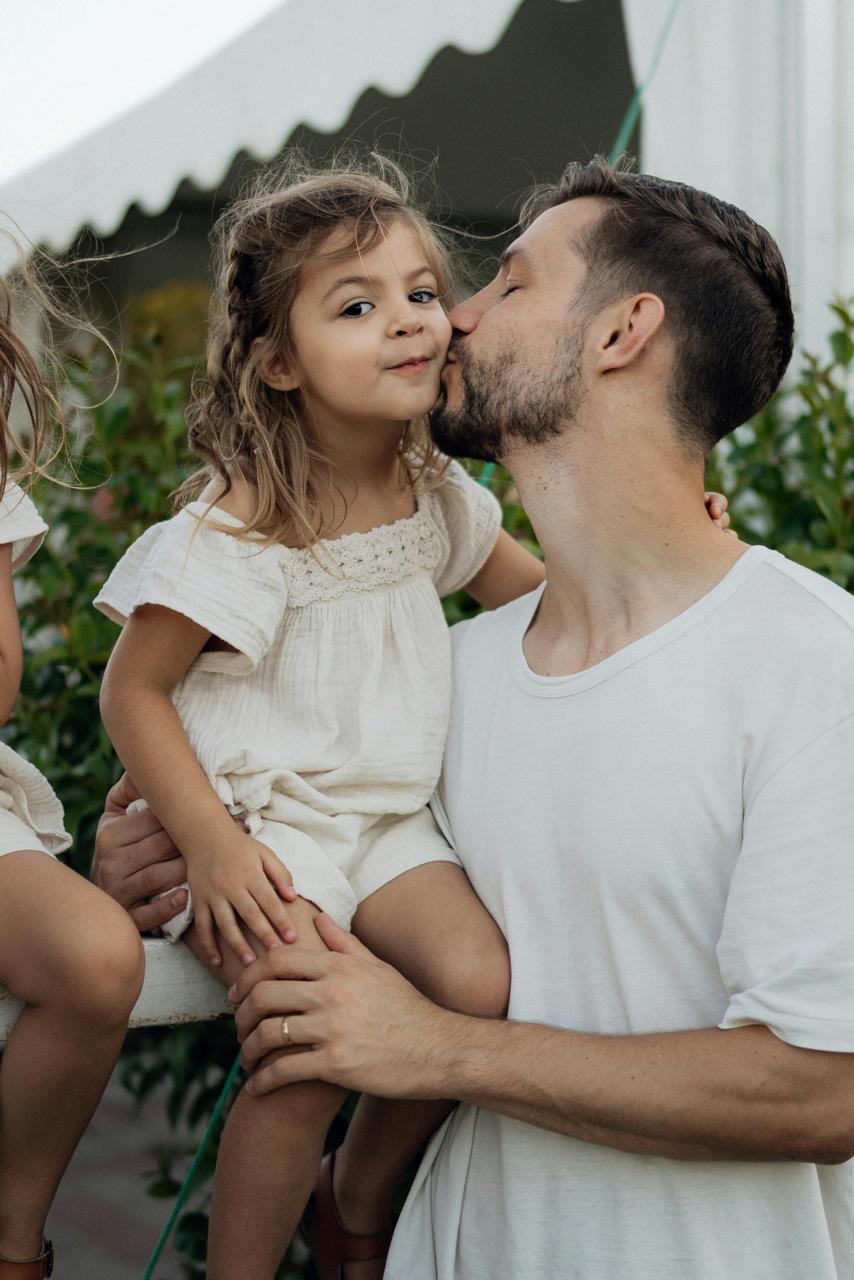 Día del Padre: padres ecuatorianos priorizan el emprendimiento, la tecnología y el tiempo en familia