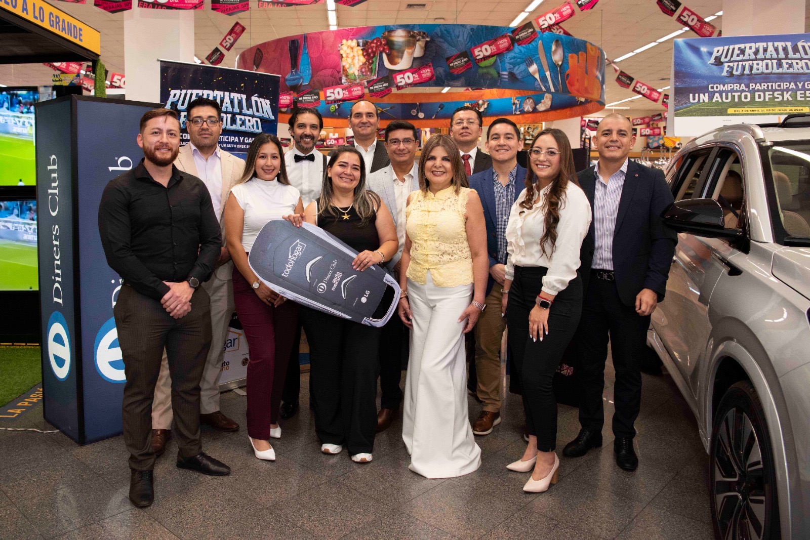 Todohogar entregó los premios a la ganadora de la campaña “Puertatlón Futbolero”