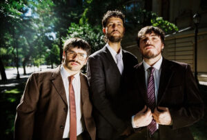 Rockaxis y Disquería Chilena estrenan presentación de Estoy Bien en Ciclo Emerge