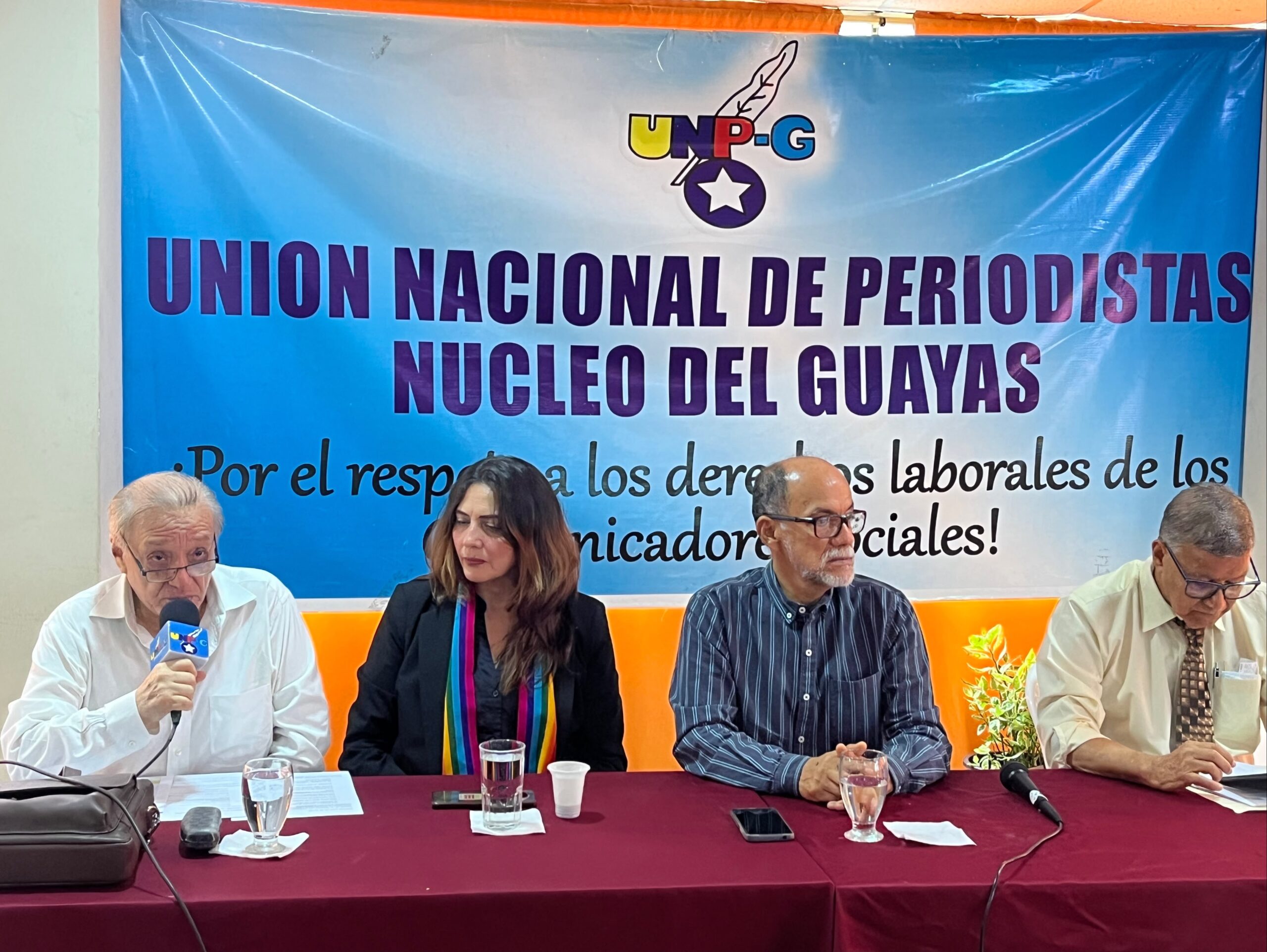 Otras miradas sobre el 10 de agosto