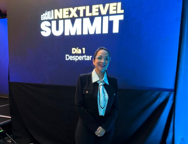 Everlyn Morán fortalece su liderazgo internacional tras participar como panelista en el Scala Next Level Summit de Ismael Cala
