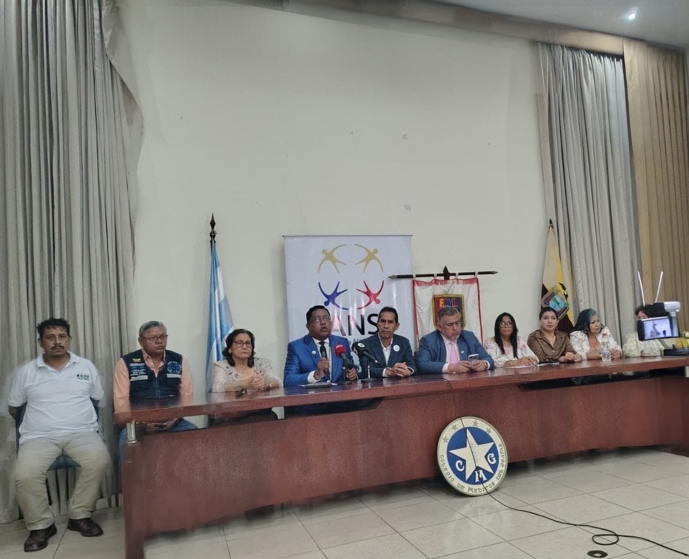 Organizaciones de pacientes y gremios médicos unidos POR EL DERECHO A LA SALUD