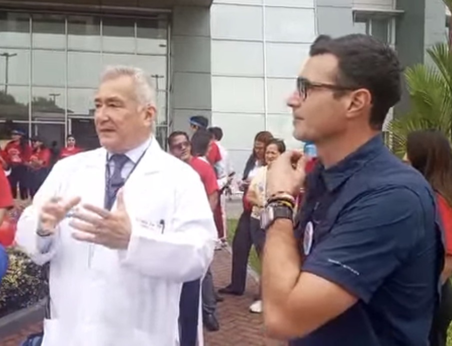 HOSPITAL ALFREDO PAULSON CONMEMORÓ EL DÍA MUNDIAL DEL CORAZÓN CON CAMINATA Y CASA ABIERTA