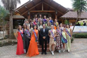 Candidatas a Reina Mundial del Banano conocieron el Proyecto Los Cangrejos y el trabajo de ODIN Mining en territorio