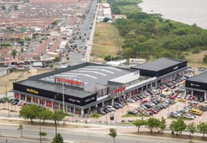 SUPERMAXI ISORA PLAZA ABRIÓ SUS PUERTAS CON UNA PROPUESTA INNOVADORA DE COMPRA