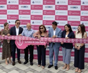 Primera entrega de 150 viviendas a familias en Daule Urbanización Veranera