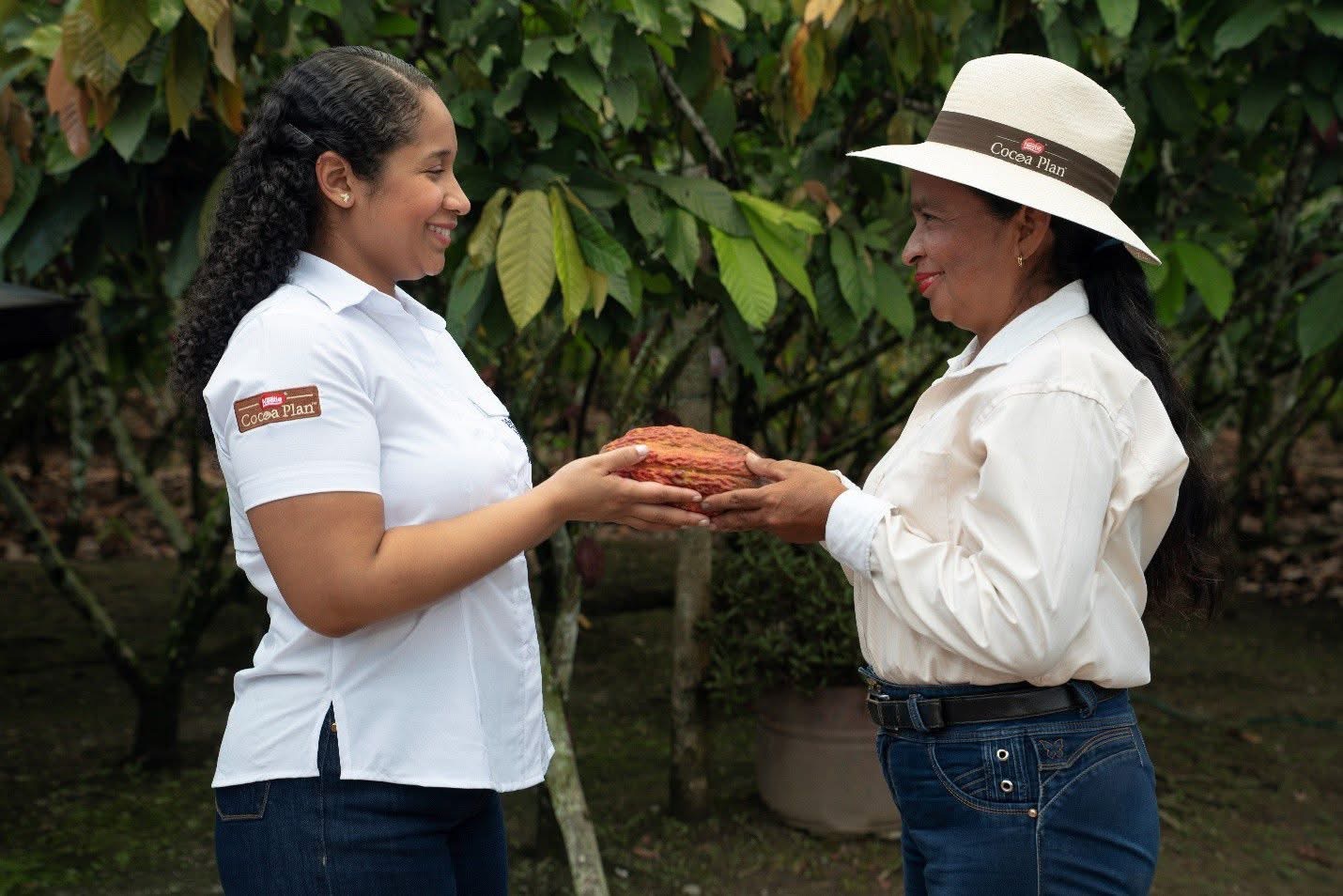NESTLÉ ECUADOR CONMEMORA EL DÍA DE LAS MUJERES RURALES DESTACANDO EL LIDERAZGO DE LAS PRODUCTORAS de CACAO